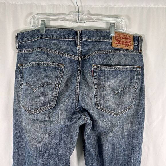 Levis 559 Jeans Men's 36x32 Medium Wash Blue Denim Button Zip 100% Cotton - Picture 7 of 9